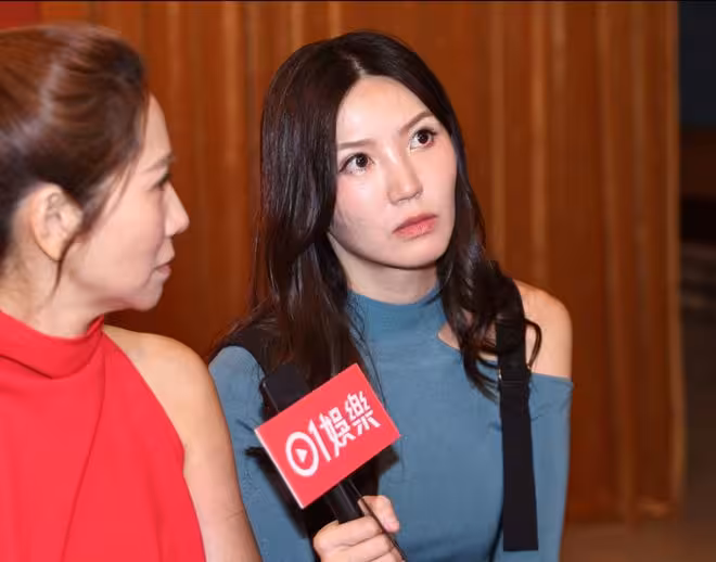 TVB「伸舌風波」持續發酵!又一女星爆料男搭檔加戲伸舌:毫無預警最難防