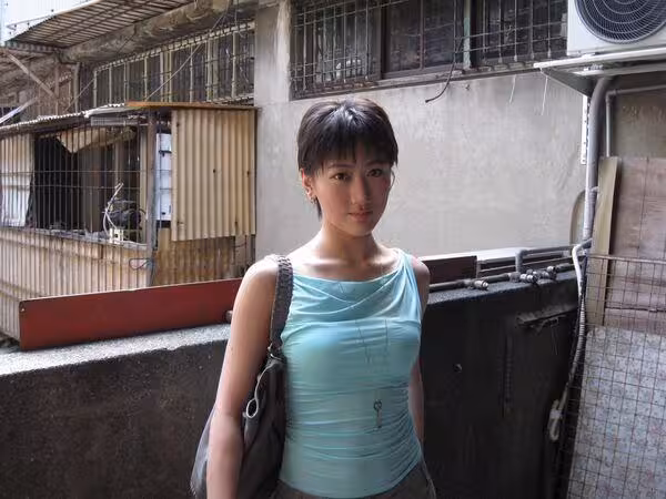 侯昌明22歲正妹女兒變了！大膽剪「耳上極短髮」老爸驚呼：女兒呢