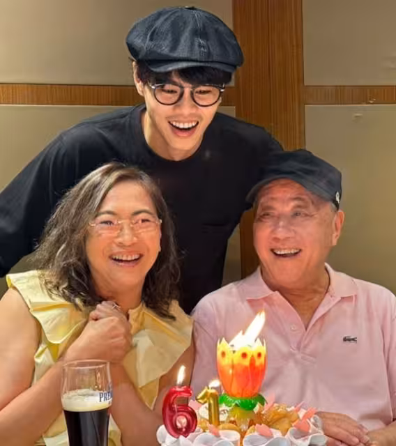 TVB男星被指拍吻戲突然伸舌，兒子現身回應：偶爾出現情有可原
