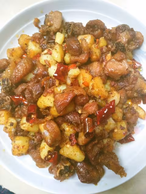 土豆炒雞肉