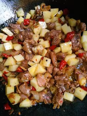 土豆炒雞肉