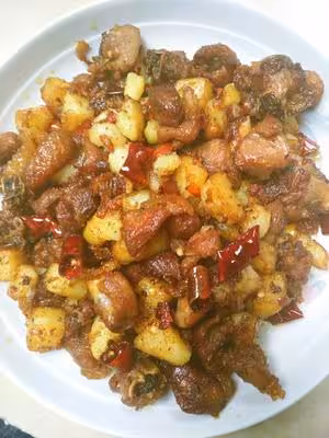 土豆炒雞肉