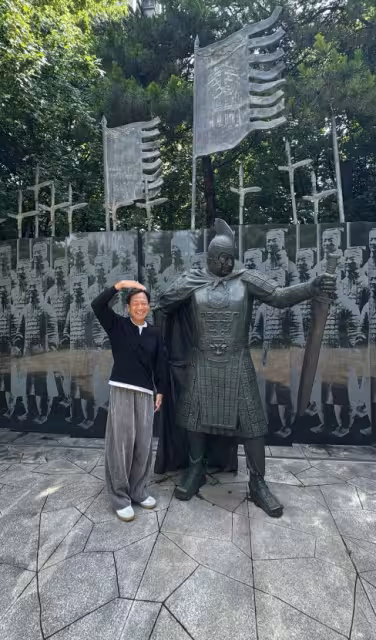TVB男星拍完《尋秦記》後首游西安！看到兵馬俑後激動，驚嘆祖國歷史！