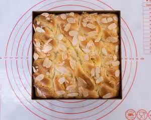 杏仁奶酥排包