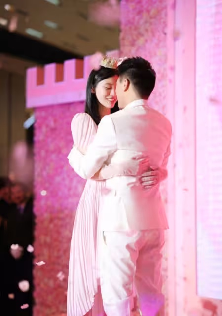 何猷君奚夢瑤法國舉行婚禮！大曬與子女合照！谷愛凌驚喜到場大讚「最美新娘」！