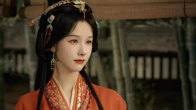 女性權謀劇《翹楚》開播，陳都靈周翊然主演，能成古裝劇黑馬嗎？