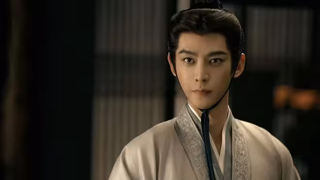 女性權謀劇《翹楚》開播，陳都靈周翊然主演，能成古裝劇黑馬嗎？