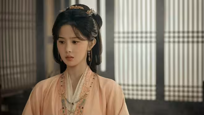 女性權謀劇《翹楚》開播，陳都靈周翊然主演，能成古裝劇黑馬嗎？