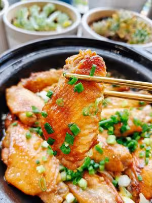 下飯菜「沙姜雞翅啫啫煲」