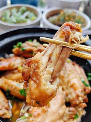 下飯菜「沙姜雞翅啫啫煲」