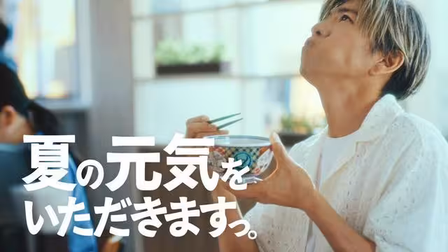木村拓哉改掉伸舌頭吃相！新廣告大吞「最討厭食物」網驚：克服了