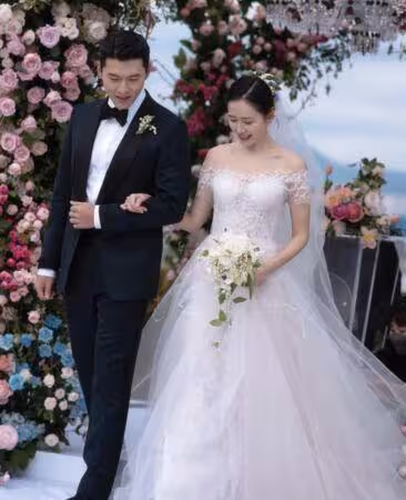 孫藝真一家三口海邊約會！玄彬「寵兒舉動曝光」網羨慕：太有愛