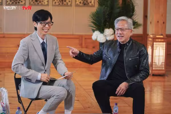這張合照超貴！劉在錫、黃仁勛同框　韓網：2兆主持人VS 2000兆CEO