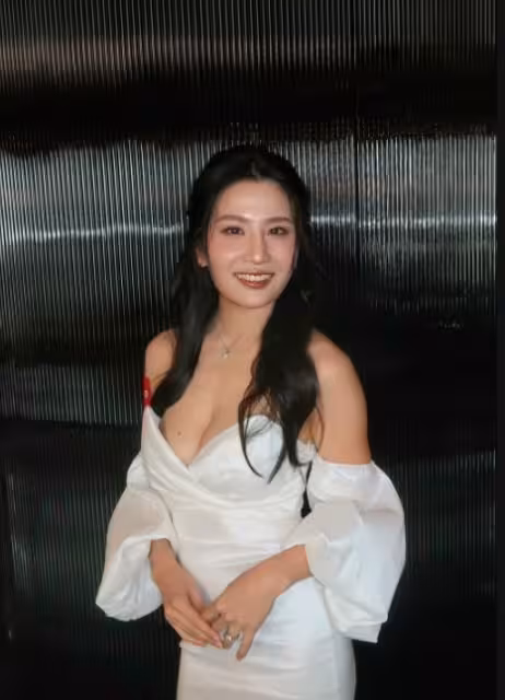 TVB前女星爆電視台小圈子文化！自認性格單純常被欺負！回應性感照走光！