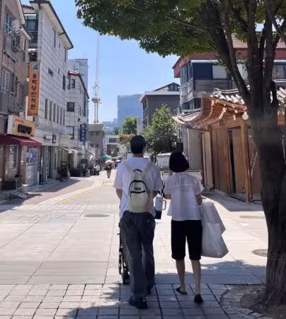 金武烈全球爆紅!愛妻甜曬一家三口 他推嬰兒車零偽裝被捕獲