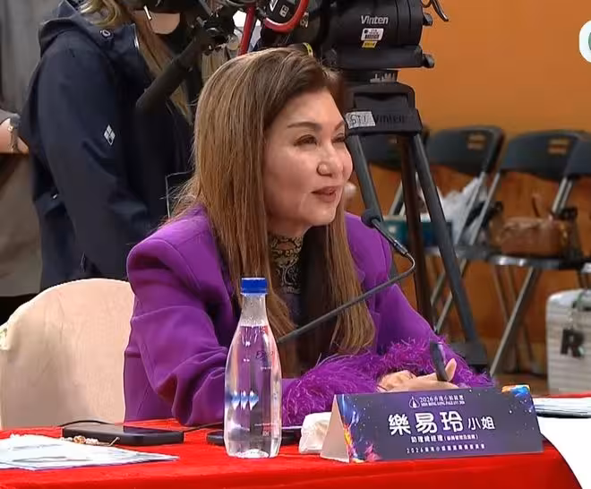 港姐佳麗竟大膽要求樂易玲講英文!被批缺乏禮貌尊重!TVB花旦高海寧:學學中文啦