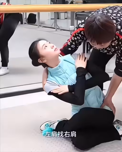 全網跟風憶秦娥學臥魚,看懂李梅傷病才知,劉浩存為何是天選女主