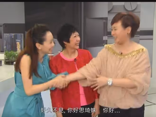 80歲TVB資深男星回應吻戲伸舌風波!直呼導演讓他放膽去做!女演員也鼓勵他!