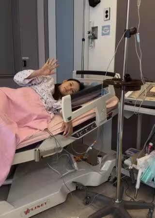產檢被告知羊水太少! 韓女星送入手術房「緊急剖腹」當場爆哭