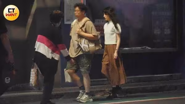 邱澤柯佳嬿「深夜被拍現蹤中山區」！他出餐廳1舉動…工作人員超驚喜