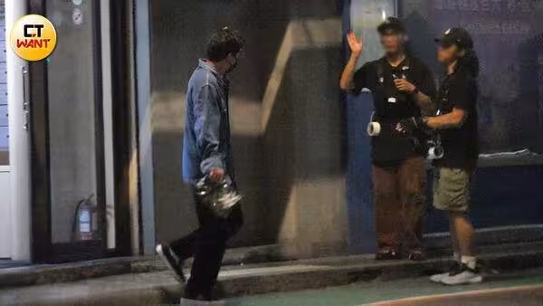 邱澤柯佳嬿「深夜被拍現蹤中山區」！他出餐廳1舉動…工作人員超驚喜