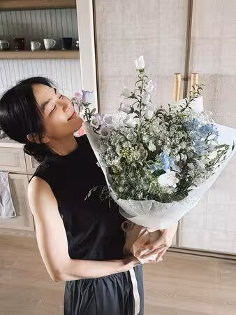 Ella迎45歲生日！S.H.E合體慶生　驚喜喊「有機會喔」引暴動