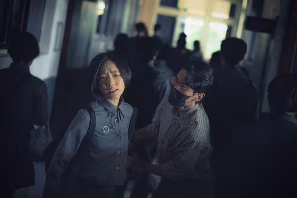 伊藤潤二首部華語影集《聰明鎮》定檔了!小S大女兒「嘴吐出蛞蝓」