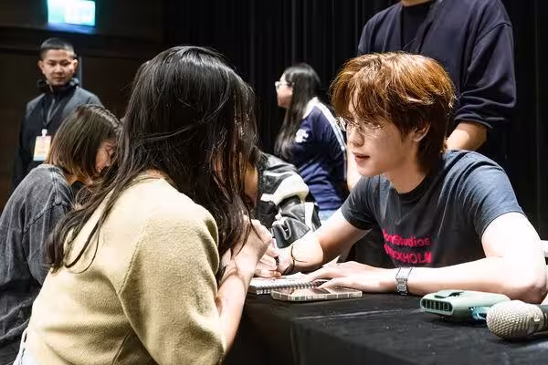 泰國人氣CP「BounPrem」抵台!超狂福利大放送 首位幸運兒獲專屬摸頭殺