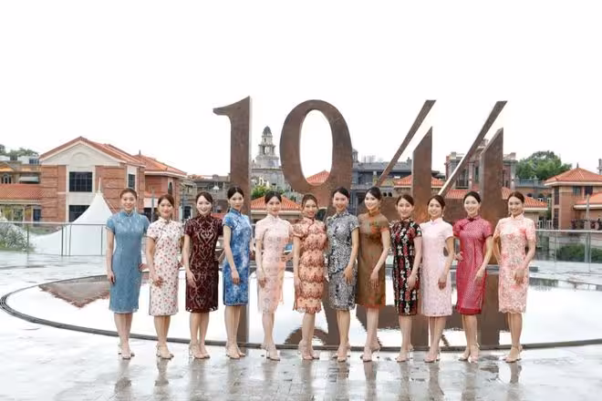 港姐12位佳麗現身湖南衡陽，穿旗袍大曬曼妙身姿！馮盈盈自封「外景之王」！