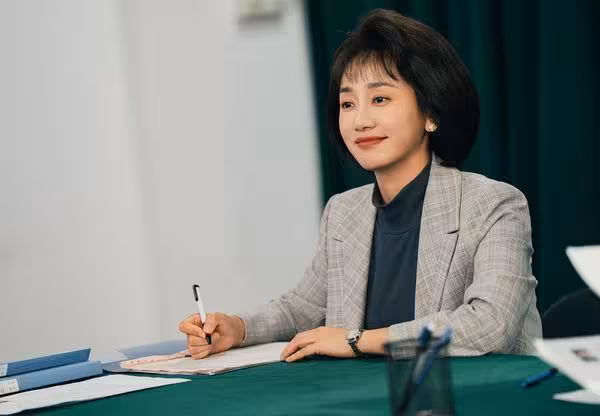 攜手10年真閨蜜闖深圳！　「陸劇收視女王」譚松韻被爆驚人轉變