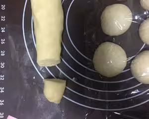 好吃到炸裂的港式菠蘿包（附帶製作酥皮的小視頻）