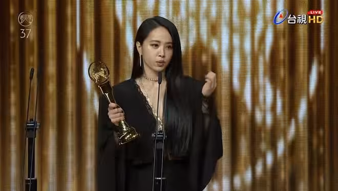 金曲獎／蔡依林睽違19年奪歌后！哽咽說不出：完全沒有想到的獎座