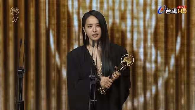 金曲獎／蔡依林睽違19年奪歌后！哽咽說不出：完全沒有想到的獎座