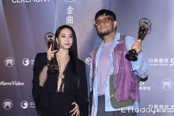 金曲獎／歌王張震岳奪3獎「小巨蛋早先喝了」　後台貼心等Jolin合照