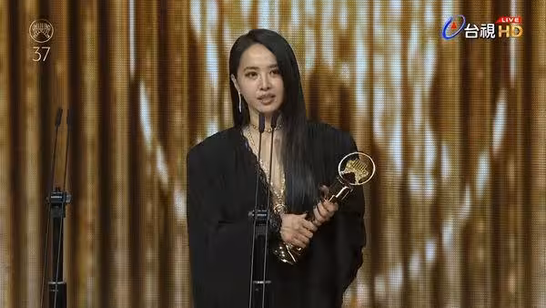 金曲獎／蔡依林睽違19年奪歌后！　哽咽說不出話：完全沒有想到的獎座