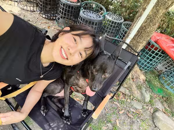 被酸蹭受虐犬流量！　米可白反擊曝收入來源：我不需要靠這些