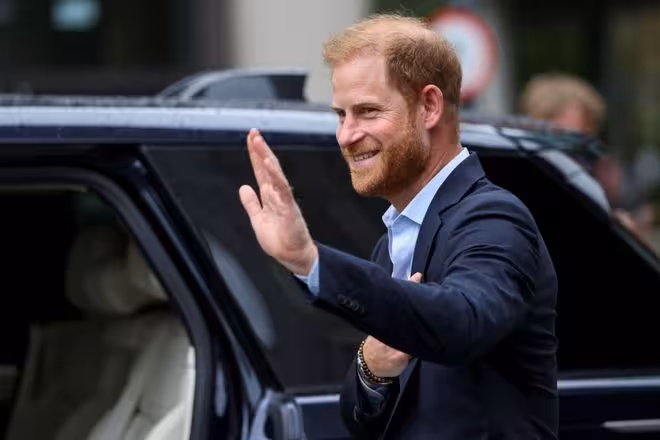 哈里剛答應回英國，24小時後突然變卦？查爾斯讓步也沒用！