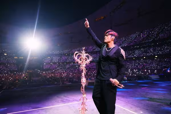 周杰倫首登鳥巢狂吸19.5萬人！　黃曉明贊爆昆凌：她就是天使