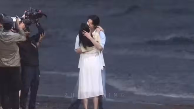 《我與愛同謀》關曉彤、林一海邊吻戲，唯美又浪漫，又被甜暈了！