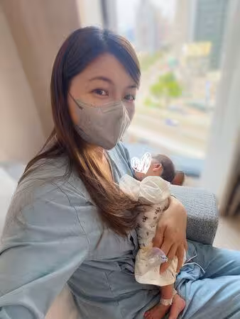 謝京穎產後「怎麼沒人告訴我」崩潰！高燒40度冒草莓奶：太不容易