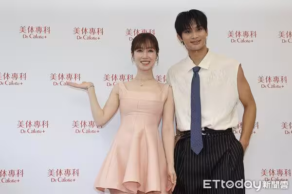 小薰穿XL號傻眼…甩肉成功秀23腰 放閃鄭人碩「胖0.5kg都看得出」