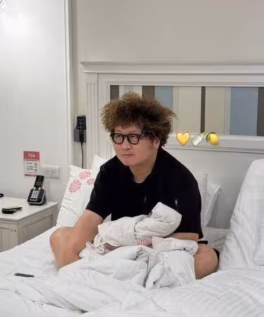納豆升格新手爸滿月！曝夫妻每天只聊女兒　感性喊話：希望她慢慢探索世界