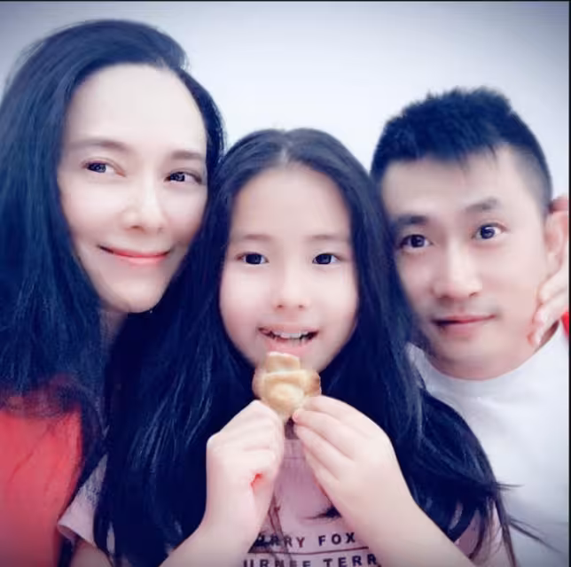 TVB前花旦大曬14歲女兒近照!網民驚呼越來越漂亮!媽媽不反對她加入娛樂圈