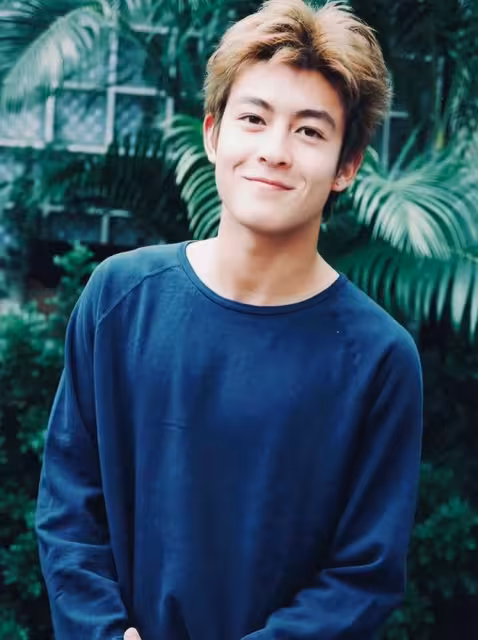 任素汐出軌對象曝光,陳冠希扎衝天炮,周濤求抱彭冠英全身牴觸