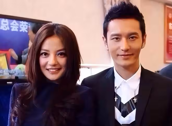 不是黃曉明,也不是黃有龍!如今趙薇唯一能依靠的,是這個男人