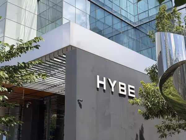 日娛震撼彈!前天團SMAP經紀人加入HYBE 傳奇推手新動向掀熱議