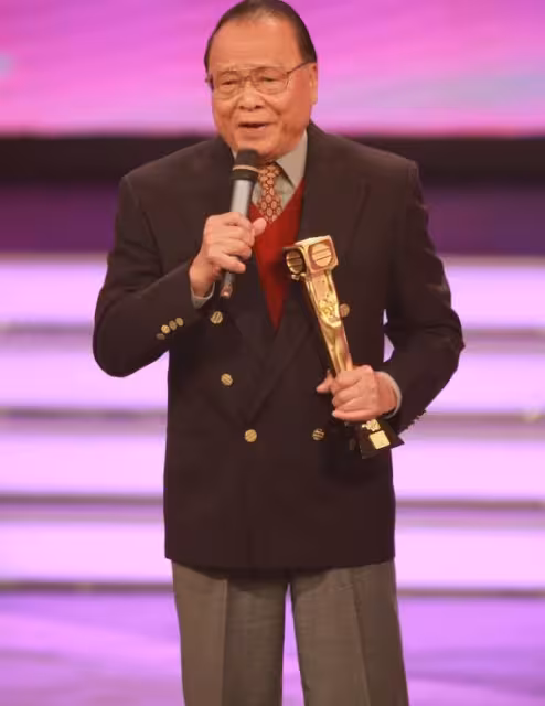 一路走好!TVB前資深主持兼演員離世享年95歲!曾獲頒專業演員大獎仍黯然離巢!