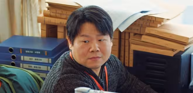 懸念:直到周麗被老男人追求、鬧離婚,徐亮才知,自己離落網不遠了