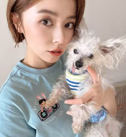 王瞳領養受虐犬12年…它與病魔奮戰620天離世　淚曝：去找艾成了