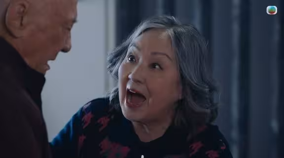 TVB新劇大獲好評!81歲李家鼎首拍床戲,對TVB花旦陳煒霸王硬上弓!